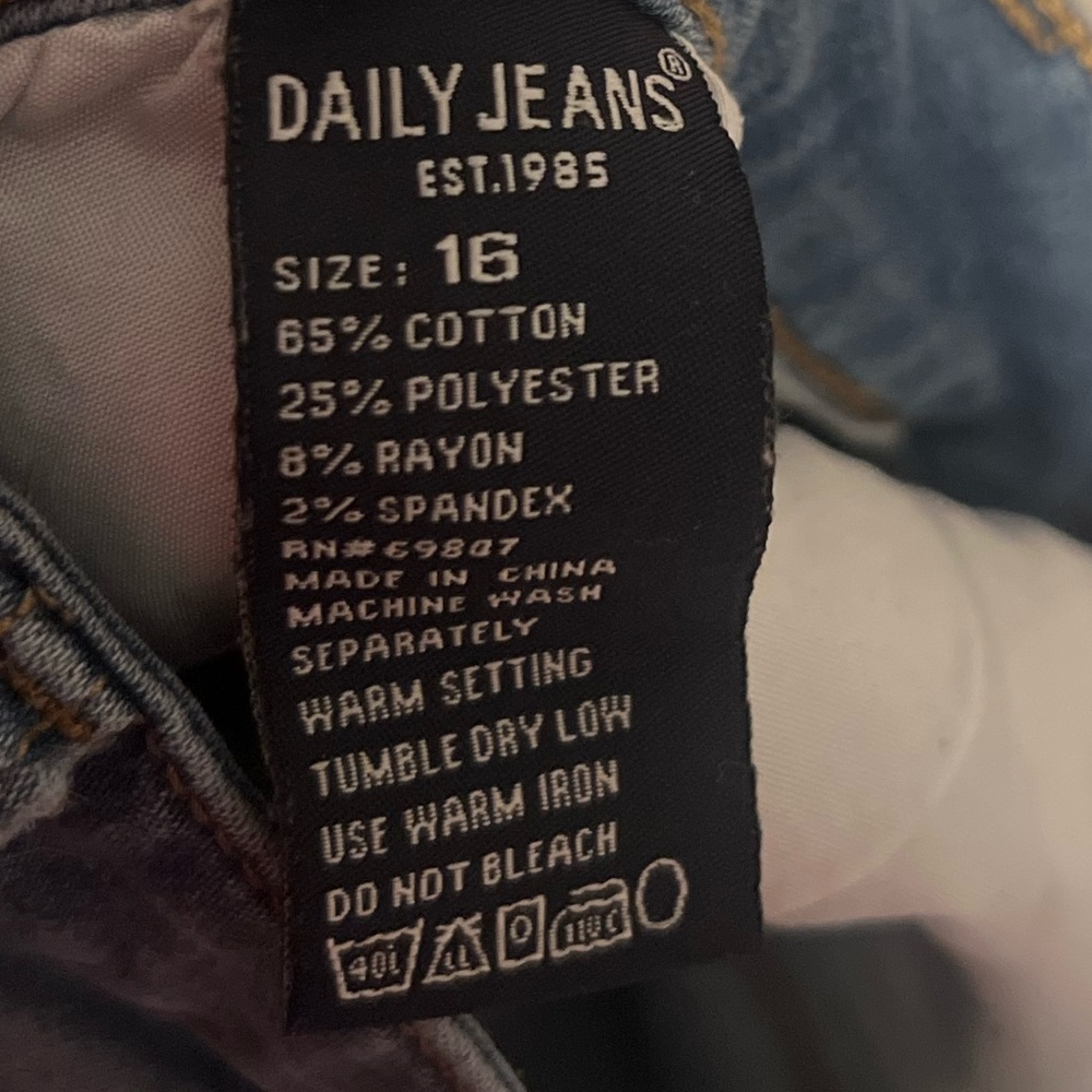 Basic blue jeans - Picture 4 of 4